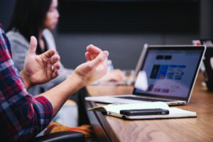 talking-with-hand-motions