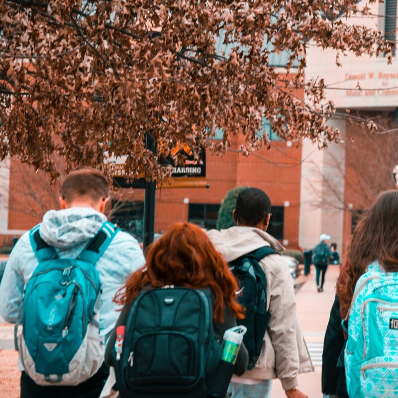 Students-wearing-backpacks